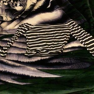 Crop top off the shoulders